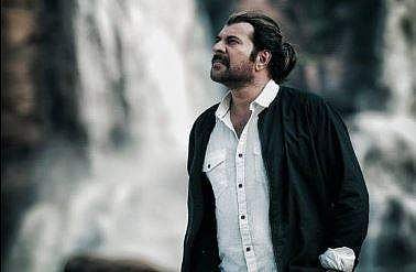 ''ശെടാ, ഈ മനുഷ്യന് പ്രായം കൂടും തോറും സൗന്ദര്യം കൂടുകയാണല്ലോ'': മമ്മൂട്ടിയുടെ മാസ് ലുക്ക് വൈറല്‍