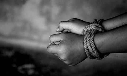 ഓച്ചിറയില്‍ പെണ്‍കുട്ടിയെ തട്ടിക്കൊണ്ടുപോയ കേസ് : പ്രതിക്കായി ലുക്കൗട്ട് നോട്ടീസ് , അന്വേഷണം രാജസ്ഥാനിലേക്കും