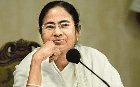 'ചുമ്മാ കുറിയും തൊട്ട് നടന്നാല്‍ വിശ്വാസിയാവില്ല, ധൈര്യമുണ്ടെങ്കില്‍ എന്നെ തോല്‍പ്പിക്കൂ' ; മോദിയെയും അമിത് ഷായെയും സംസ്‌കൃത ശ്ലോകം ചൊല്ലാന്‍ വെല്ലുവിളിച്ച് മമത