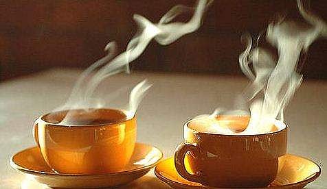 ചൂട് ചായ ഊതിക്കുടിക്കാറുണ്ടോ? കുറച്ച് തണുത്തിട്ടാവാം ഇനി; അന്നനാള ക്യാന്‍സറിന് സാധ്യതയെന്ന് റിപ്പോര്‍ട്ട്