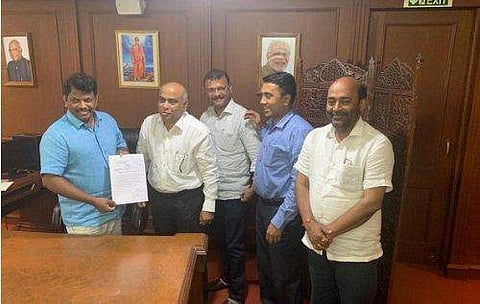ഗോവയിൽ വീണ്ടും പാതിരാനാടകം; രണ്ട് സഖ്യകക്ഷി എംഎൽഎമാർ ബിജെപിയിൽ 