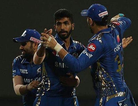 നോബോൾ വിവാ​ദം, ഡിവില്ല്യേഴ്സിന്റെ വെടിക്കെട്ട്; ആവേശപ്പോരിൽ മുംബൈ