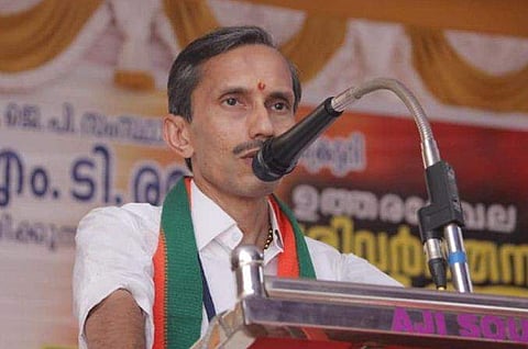 ബിജെപിയെ തോല്‍പ്പിക്കാന്‍ രണ്ടിടങ്ങളിൽ സിപിഎം-കോണ്‍ഗ്രസ് ധാരണ ; രാഹുലിനെ തടയുന്നത് ആരെന്ന് പറയാന്‍ വിമുഖതയെന്തിനെന്ന് എം ടി രമേശ്