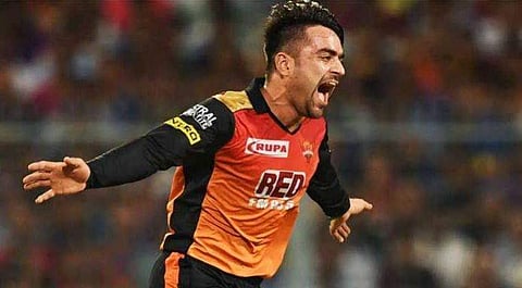 'ഞങ്ങളെ ഈ കലാപത്തിലേക്ക് വിട്ട് പോവരുത്, ഈ ദുരിതത്തില്‍ നിന്ന് കരകയറ്റൂ'; ലോക നേതാക്കളോട് സഹായം തേടി റാഷിദ് ഖാന്‍