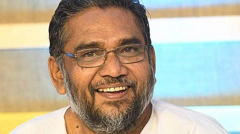 സാംസ്‌കാരിക നായകന്മാര്‍ വെറും വടക്കുനോക്കി യന്ത്രങ്ങള്‍; കണ്ണടയ്ക്കുന്നത് 40 ലക്ഷത്തിന്റെ അവാര്‍ഡ് തുക കണ്ണുവെച്ചെന്ന് രാധാകൃഷ്ണന്‍ 