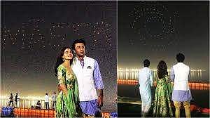 കുംഭമേളയില്‍ തിളങ്ങി ആലിയയും രണ്‍ബീറും: ആകാശത്ത് നിരന്നത് 150ഓളം ഡ്രോണുകള്‍