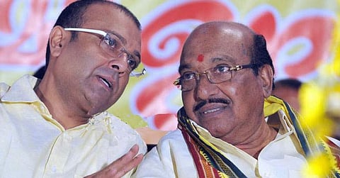 തുഷാര്‍ മത്സരിക്കണമെന്ന് ബിഡിജെഎസ്; രാജിവച്ചിട്ടുമതിയെന്ന് വെളളാപ്പളളി, പ്രചാരണത്തിന് ഇറങ്ങിയത് തെറ്റായിപ്പോയി  