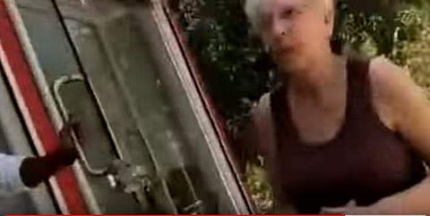 ശുചിമുറി ഉപയോഗം ഉപഭോക്താക്കള്‍ക്ക് മാത്രം; പിടിവാശിയുമായി പമ്പുടമ; വലഞ്ഞ് വിദേശി വനിത;വീഡിയോ വൈറല്‍