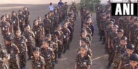 രാജ്യസ്‌നേഹം മാത്രം; ഗുജറാത്തിലെ സ്‌കൂള്‍ യൂണിഫോം സൈനികവേഷത്തിന് സമാനം