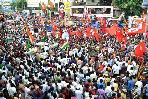 കണക്കില്ലാതെ ചെലവാക്കിയാൽ വിവരമറിയും; കൂടിയാൽ ഫലം തന്നെ അസാധുവാക്കും; നിരീക്ഷിക്കാൻ അഞ്ച് സ്ക്വാഡുകൾ