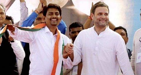 അതെല്ലാം കെട്ടുകഥ ; കോണ്‍ഗ്രസിനൊപ്പം തന്നെയെന്ന് അല്‍പേഷ് താക്കൂര്‍