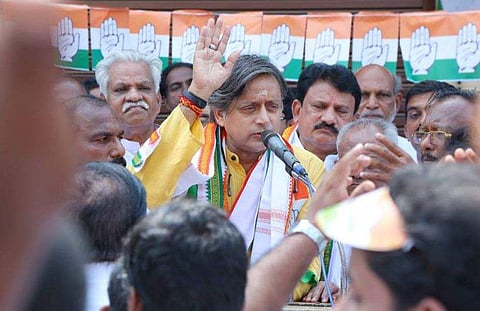 'പ്രചാരണത്തിന് പാര്‍ട്ടിയില്‍ നിന്ന് സഹകരണമില്ല , മണ്ഡലത്തില്‍ പ്രധാന നേതാക്കളുടെ സാന്നിധ്യമില്ല' ; എഐസിസിക്ക് പരാതിയുമായി ശശി തരൂര്‍