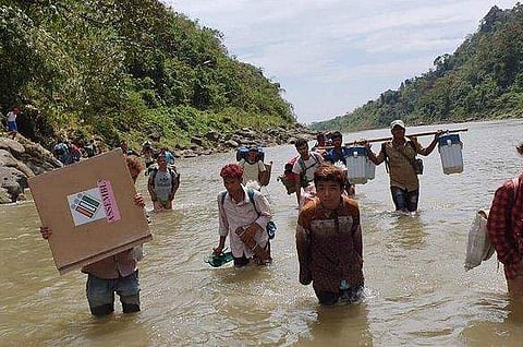 കാടും പുഴയും താണ്ടി തെരഞ്ഞെടുപ്പ് ഉദ്യോഗസ്ഥരെത്തി ; അരുണാചലില്‍ പോള്‍ ചെയ്തത് 66 % വോട്ടുകള്‍