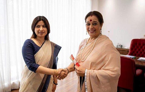 പൂനം സിന്‍ഹ സമാജ് വാദി പാര്‍ട്ടിയില്‍ ചേര്‍ന്നു; ലക്‌നൗവില്‍ നിന്ന് മത്സരിക്കും