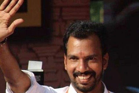 പ്രകാശ് ബാബുവിന് നാമനിര്‍ദ്ദേശ പത്രിക സമര്‍പ്പിക്കാം; കോടതി അനുമതി നല്‍കി