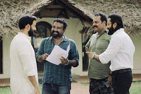 തിരക്കുകളെല്ലാം ഒതുങ്ങി; പൃഥ്വിരാജ് പതിനെട്ടാം പടിയിലേക്ക്