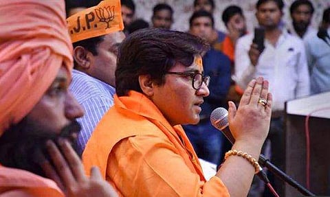 കര്‍ക്കറെ രക്തസാക്ഷി തന്നെ, അദ്ദേഹത്തിന് ഞങ്ങളുടെ സല്യൂട്ട്; ഐപിഎസ് അസോസിയേഷനെ പിന്തുണച്ച് ഐഎഎസ് കൂട്ടായ്മ 