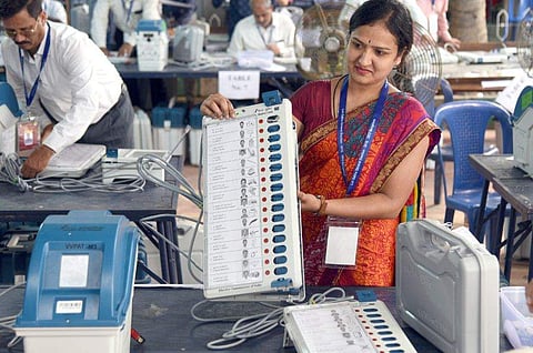 സംസ്ഥാനത്ത്  24,970 പോളിങ‌്‌ സ്‌റ്റേഷനുകൾ ; കന്നി വോട്ടർമാർ മൂന്നു ലക്ഷത്തോളം, മൂന്നിടത്ത് ഓക്‌സിലറി പോളിങ‌് ബൂത്തുകൾ
