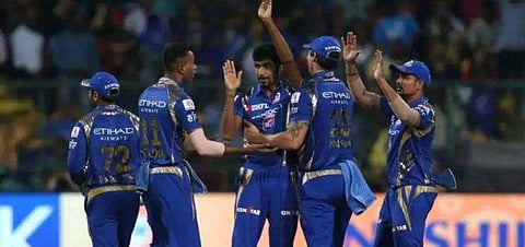 നാല് ദിവസത്തേക്ക് ബാറ്റും ബോളും കയ്യിലെടുക്കരുത്, കളിക്കാരോട് മുംബൈ ഇന്ത്യന്‍സ്‌