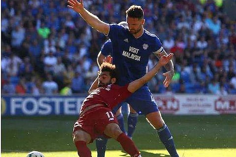 സലയുടെ ഡൈവ് ആണോ പ്രശ്‌നം? അയാള്‍ മുസ്ലീമായതാണോ? സലയുടെ ഡൈവില്‍ ഫുട്‌ബോള്‍ ലോകം കൊമ്പുകോര്‍ക്കുന്നു