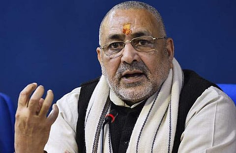 പച്ചക്കൊടി വിദ്വേഷത്തിന്റെ പ്രതീകം, നിരോധിക്കണമെന്ന് കേന്ദ്രമന്ത്രി ഗിരിരാജ് സിങ്