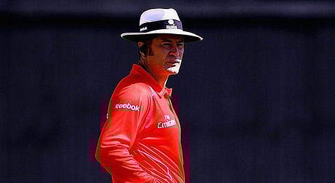 ധോനി അവിടെ പരിധി വിട്ടു; നോബോള്‍ വിവാദത്തില്‍ ധോനിയുടെ പിഴവ് ചൂണ്ടിക്കാട്ടി സൈമണ്‍ ടൗഫല്‍