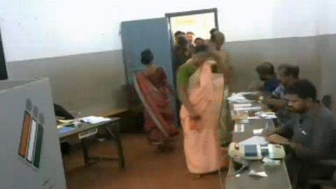 അത് കള്ളവോട്ട് തന്നെ; വിശദമായി അന്വേഷിച്ച് റിപ്പോര്‍ട്ട് സമര്‍പ്പിക്കാന്‍ ജില്ല കളക്ടര്‍മാര്‍ക്കും ടിക്കാറാം മീണയുടെ നിര്‍ദേശം