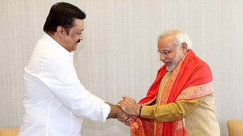 'സുരേഷ് ഗോപിക്ക് വ്യക്തമായ രാഷ്ട്രീയമുണ്ടോ?; നല്ല ഒന്നാന്തരം ഇരട്ടത്താപ്പ്, പത്തരമാറ്റ് അവസരവാദി' 