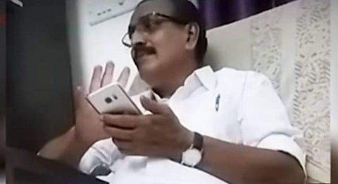 എം കെ രാഘവനെതിരായ ആരോപണം : തെരഞ്ഞെടുപ്പ് കമ്മീഷൻ ഇടപെടുന്നു, റിപ്പോർട്ട് തേടി 