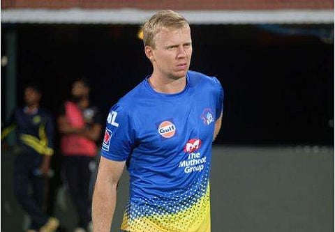 റോക്കറ്റ് സ്കോട്ട് എത്തി; സമ്മാനങ്ങൾ നൽകി വരവേൽപ്പൊരുക്കി ചെന്നൈ സൂപ്പർ കിങ്സ്