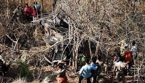 രാമയ്ക്കൽമേട്ടില്‍ ഓഫ് റോഡ് സവാരിക്കിടെ ജീപ്പ് കൊക്കയിലേക്ക് മറിഞ്ഞു; ഒരു വിദ്യാർത്ഥി മരിച്ചു, എട്ട് പേർക്ക് പരിക്ക്