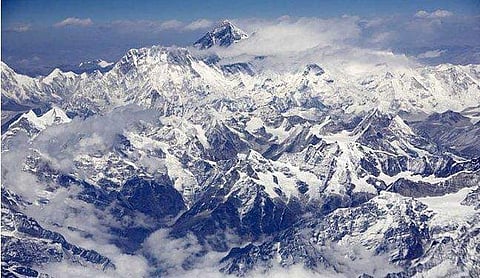 ഭൂകമ്പം ഉയരം കുറച്ചോ? എവറസ്റ്റ് കൊടിമുടിയുടെ ഉയരം നേപ്പാള്‍ വീണ്ടും അളക്കുന്നു