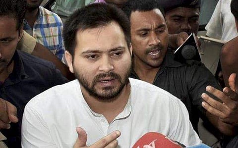 സെലിബ്രിറ്റി വിവാഹമൊക്കെ അവിടെ നില്‍ക്കട്ടെ ;  മോദി ആദ്യം കാണേണ്ടത് കര്‍ഷകരെയാണെന്ന് തേജസ്വി യാദവ്