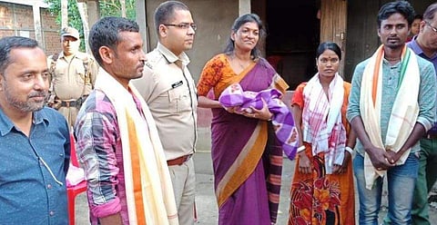 കലാപത്തിന് ഇടയില്‍ ഹിന്ദു യുവതിക്ക് പേറ്റുനോവ്, കര്‍ഫ്യൂ ലംഘിച്ച് ഓട്ടോയില്‍ പാഞ്ഞ് മുസ്ലീം യുവാവ്; കയ്യടി