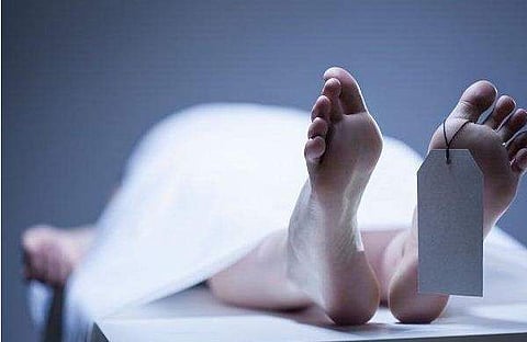 മരിച്ച് മോര്‍ച്ചറിയില്‍; സ്വര്‍ണമാല എടുക്കാനെത്തിയ ബന്ധുക്കള്‍ ഞെട്ടി; ജീവനുള്ള 'മൃതദേഹം'