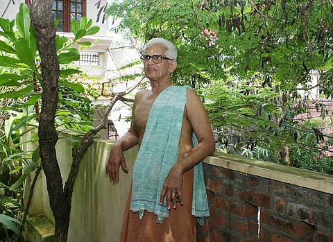 വെണ്‍മയുടെ ജൈത്രയാത്ര: കവി വിഷ്ണുനാരായണന്‍ നമ്പൂതിരിയെക്കുറിച്ച്