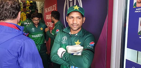 ഓസ്ട്രേലിയക്കെതിരെ പാകിസ്ഥാൻ താരങ്ങൾ ഇറങ്ങിയത് കറുത്ത ആം ബാൻഡ് ധരിച്ച്