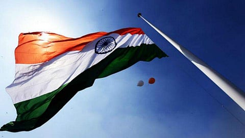 ദേശീയഗാനം ഇടയ്ക്കുവെച്ച് നിര്‍ത്തി വന്ദേമാതരം പാടി ; ബിജെപി വെട്ടില്‍, വിവാദം