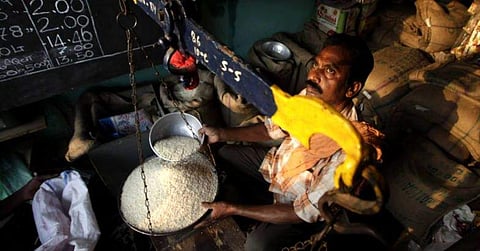 വലിയ വീടും കാറും, റേഷന്‍ കാര്‍ഡില്‍ ദാരിദ്ര്യരേഖയ്ക്ക് താഴെ; 1577 കുടുംബങ്ങളെ കയ്യോടെ പിടികൂടി