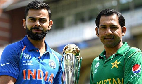 ഇന്ത്യാ- പാക് മത്സരം ആരാധകരുടെ പോക്കറ്റ് കീറും ! കരിഞ്ചന്തയില്‍ ടിക്കറ്റ് വില 4.4 ലക്ഷം രൂപ, ഫൈനലോളം 'വിലയേറിയ' കളി