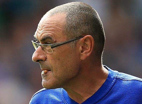 പുകയുന്ന തന്ത്രങ്ങള്‍; മൗറീസിയോ സരി ഒരു ദിവസം വലിച്ചു തള്ളുന്നത് 80 സിഗരറ്റുകള്‍!