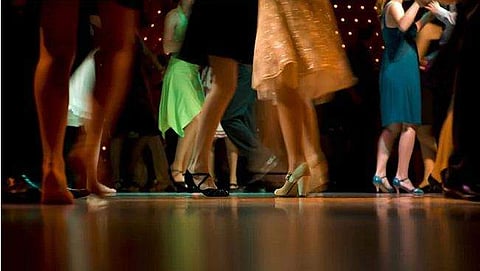 കസ്റ്റമേഴ്‌സുമായി സെക്‌സിന് സമ്മതിച്ചില്ല ; ബാര്‍ നര്‍ത്തകിയെ നഗ്നയാക്കി മര്‍ദിച്ചു, നാലു സ്ത്രീകള്‍ പിടിയില്‍