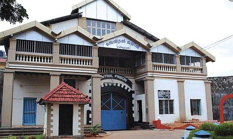 വിയ്യൂർ സെൻട്രൽ ജയിലിൽ നിന്ന് ഇനി വാർത്തയും ; വായിക്കുന്നതും റിപ്പോർട്ട് ചെയ്യുന്നതും എല്ലാം തടവുകാർ