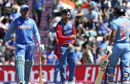 ധോനി-ജാദവ് കൂട്ടുകെട്ടില്‍ അതൃപ്തി പ്രകടിപ്പിച്ച് സച്ചിന്‍; പോസിറ്റീവായി കളിക്കണമായിരുന്നു