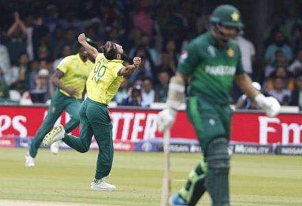 താഹിറിന്റെ തകര്‍പ്പന്‍ ക്യാച്ച്, ഒപ്പം കിടിലനൊരു റെക്കോര്‍ഡും തന്റെ പേരിലേക്കി