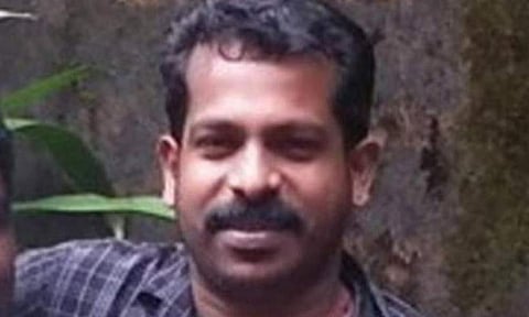 നാട്ടില്‍ വന്നാല്‍ വെച്ചേക്കില്ല; സ്വര്‍ണ കള്ളക്കടത്തിനെ പറ്റി വിവരം നല്‍കി; നഗരസഭാ കൗണ്‍സിലര്‍ക്ക് കൊടി സുനിയുടെ ഭീഷണി