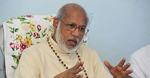 രാത്രിയുടെ മറവില്‍ അധികാരം ഏറ്റെടുത്തത് അപഹാസ്യം, കര്‍ദിനാള്‍ അഗ്നിശുദ്ധി വരുത്തണമായിരുന്നു; വത്തിക്കാനെ തളളി വൈദികര്‍