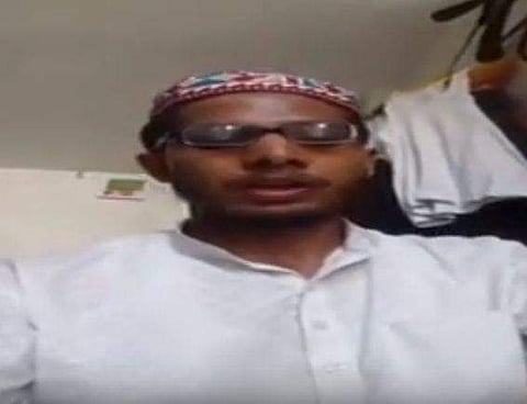 തൊപ്പി വലിച്ചെറിഞ്ഞു, ബോധം നശിക്കുന്നതുവരെ തല്ലി; ഒരാളും രക്ഷിക്കാന്‍ വന്നില്ല...:ട്രെയിനില്‍ ആള്‍ക്കൂട്ട ആക്രമണത്തിന് വിധേയനായ മുസ് ലിം യുവാവ് പറയുന്നു