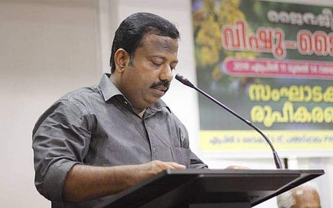 അനധികൃത സ്വത്ത് സമ്പാദനം :  കളമശ്ശേരി ഏരിയാ സെക്രട്ടറി സക്കീര്‍ ഹുസൈനെതിരെ സിപിഎം അന്വേഷണം