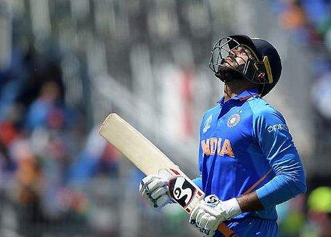 'കോഹ്‌ലിയുടെയും ബൂംറയുടേയും മാരക കോംബോ പാക്ക്'  ; ഇന്ത്യന്‍ താരം വിജയ് ശങ്കറിനെതിരെ ട്രോള്‍ മഴ